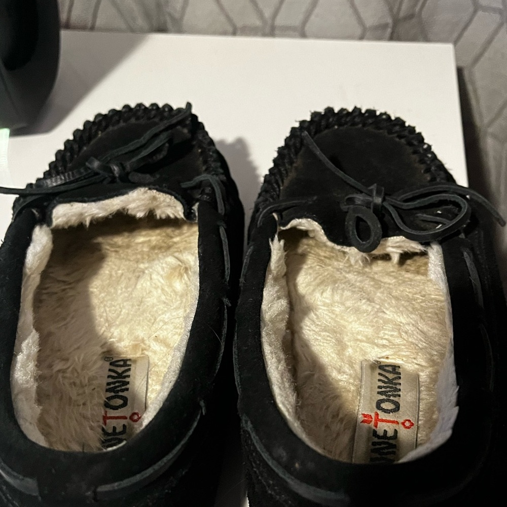 Slippers - Picture 2 of 4